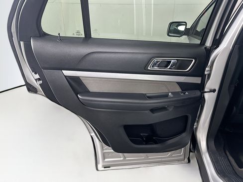 Used 2017 Ford Explorer XLT w/ Equipment Group 202A image 27