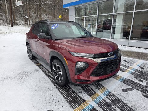 Used 2022 Chevrolet TrailBlazer RS w/ Sun and Liftgate Package image 2