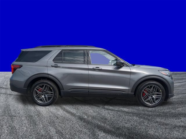 New 2026 Ford Explorer ST-Line w/ ST-Line Street Pack RWD image 3
