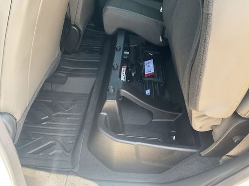 Used 2024 Chevrolet Colorado ZR2 w/ Technology Package image 24