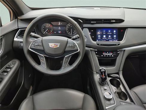 Used 2022 Cadillac XT5 Premium Luxury image 11