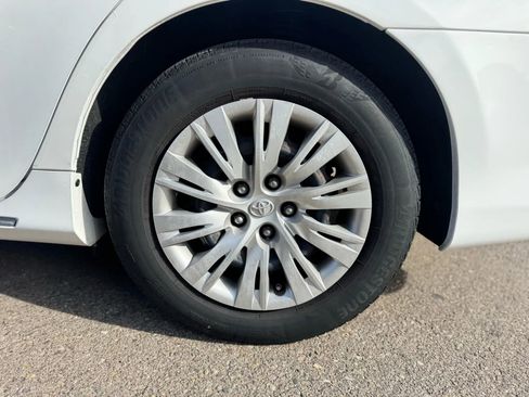 Used 2012 Toyota Camry LE image 17