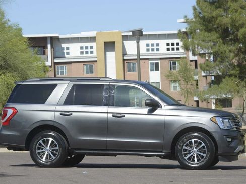Used 2021 Ford Expedition XLT AWD/4WD image 8