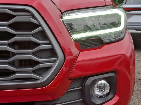 Used 2023 Toyota Tacoma TRD Sport AWD/4WD image 9