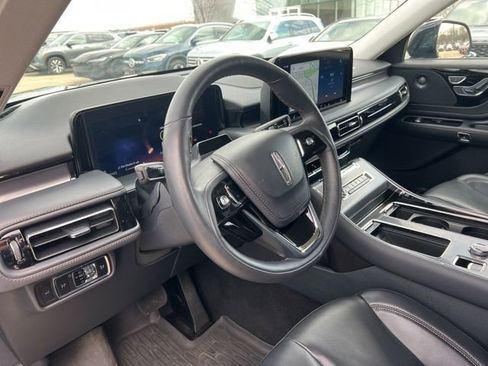 Used 2025 Lincoln Aviator AWD w/ Jet Appearance Package image 13
