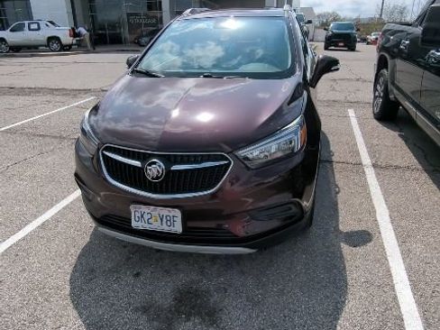 Used 2018 Buick Encore Preferred image 2
