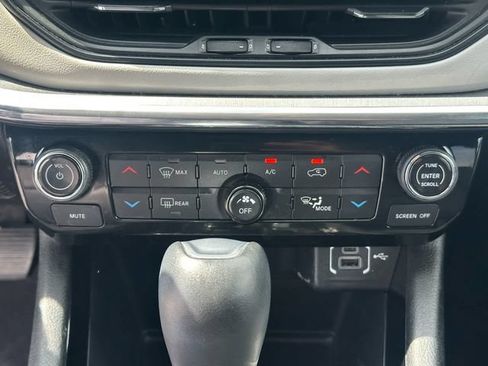 Used 2023 Jeep Compass Limited AWD/4WD image 17