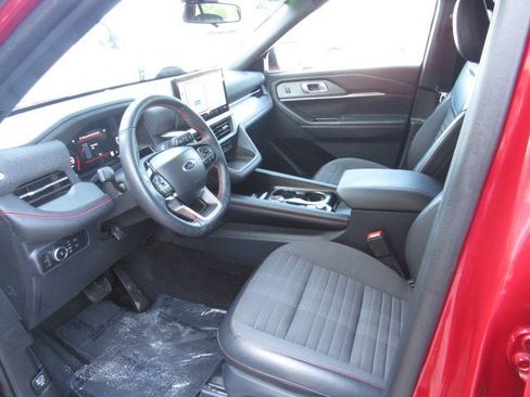 Used 2025 Ford Explorer ST-Line AWD/4WD image 8