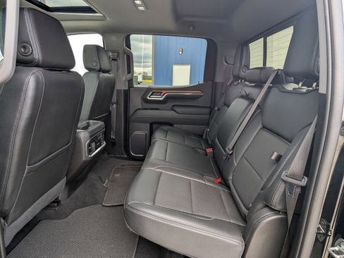 Used 2023 GMC Sierra 1500 Denali w/ Denali Reserve Package AWD/4WD image 9