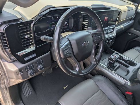 Used 2023 Chevrolet Silverado 1500 ZR2 w/ Technology Package AWD/4WD image 10