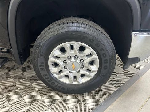Used 2024 Chevrolet Silverado 2500 LTZ w/ LTZ Convenience Package AWD/4WD image 2