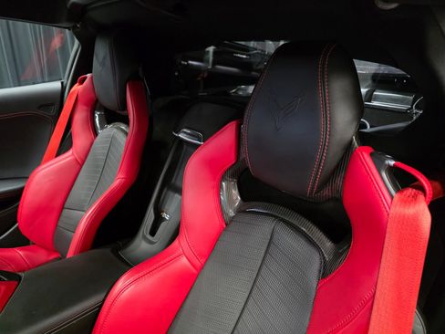 Used 2022 Chevrolet Corvette Stingray Preferred Cpe w/ Z51 Performance Package RWD image 4