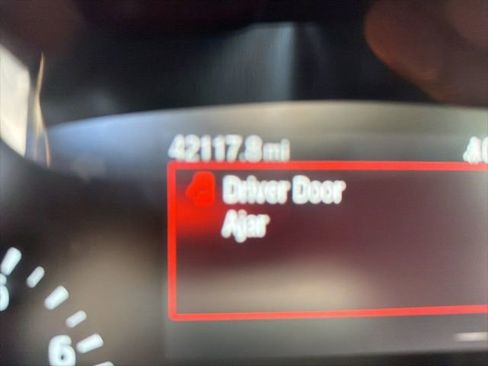 Used 2021 Ford Escape SE w/ SE Sport Appearance Package image 15