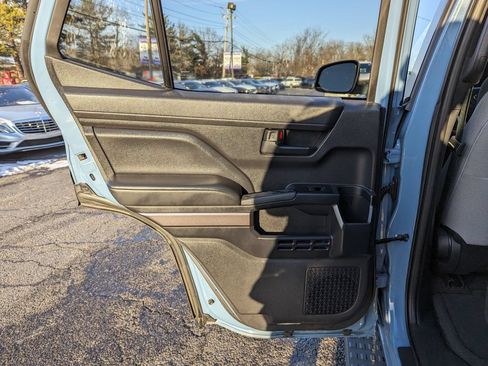 Used 2025 Toyota 4Runner TRD Off-Road AWD/4WD image 31