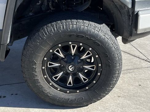 Used 2014 Toyota FJ Cruiser 4WD image 5