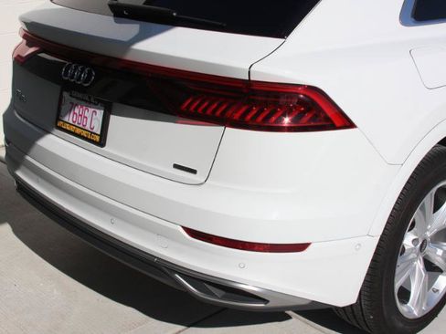 Used 2022 Audi Q8 Premium Plus w/ Premium Plus Package AWD/4WD image 8