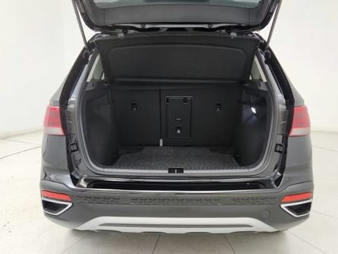 Used 2024 Volkswagen Taos SE FWD image 45