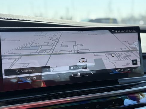 Used 2025 BMW 740i xDrive 740i xDrive image 9