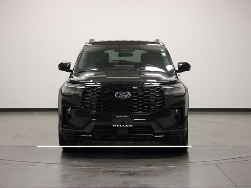 Used 2025 Ford Explorer ST-Line AWD/4WD image 3