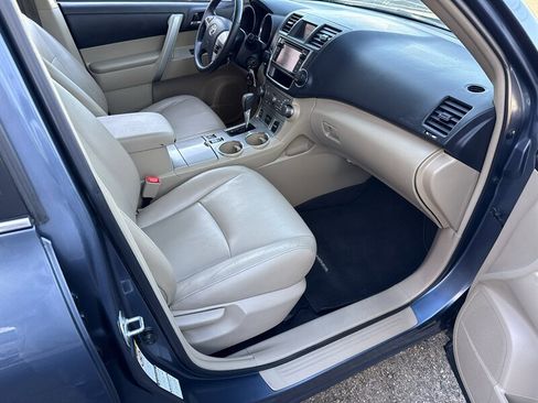 Used 2013 Toyota Highlander SE image 18