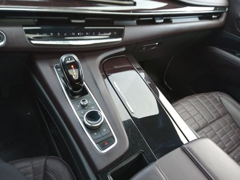 Used 2021 Cadillac Escalade Sport Platinum image 14