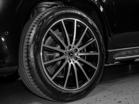 New 2025 Mercedes-Benz GLS 580 4MATIC image 34