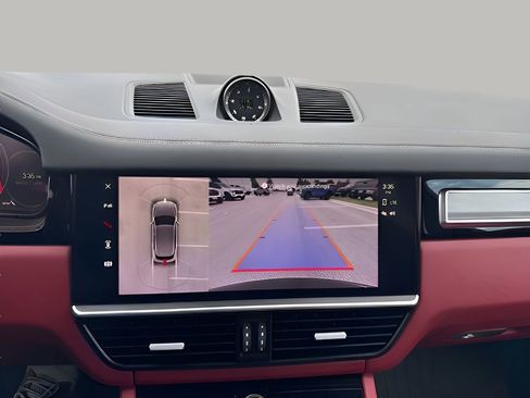 Used 2023 Porsche Cayenne Turbo S image 36