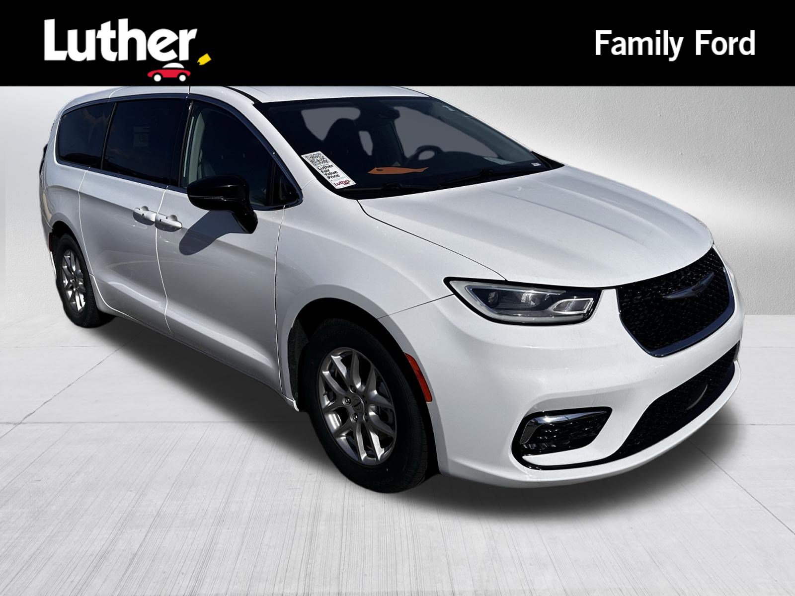 Used 2024 Chrysler Pacifica Touring-L FWD image 1