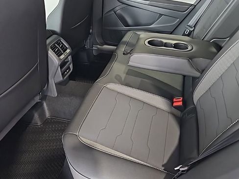 New 2026 Volkswagen Taos SE image 22