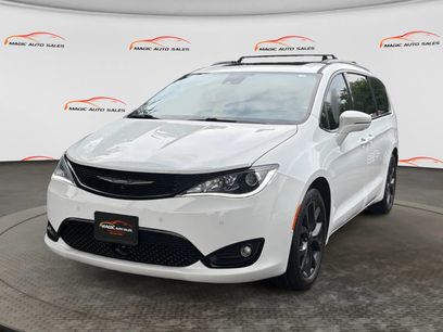 Used 2019 Chrysler Pacifica Limited w/ Advanced Safetytec Group