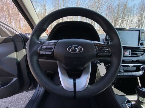 Used 2019 Hyundai Elantra GT image 25