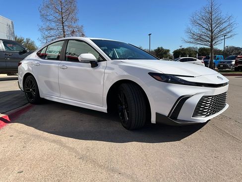 New 2026 Toyota Camry SE image 5