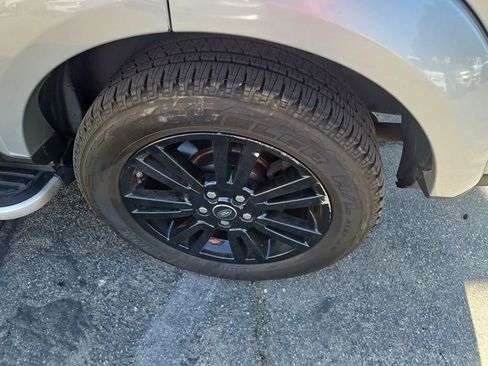 Used 2016 Land Rover LR4 HSE Silver Edition image 11