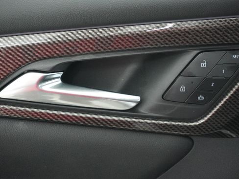 Used 2025 Chevrolet Traverse High Country image 17