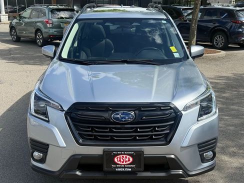 Used 2023 Subaru Forester Premium image 2