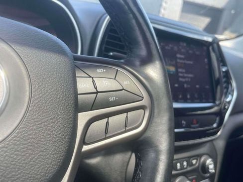 Used 2019 Jeep Cherokee Limited AWD/4WD image 25