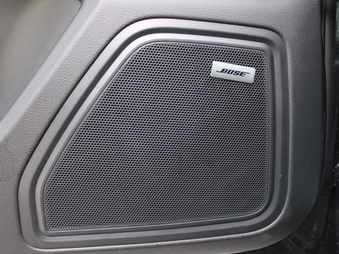 Certified 2025 Porsche Macan image 20