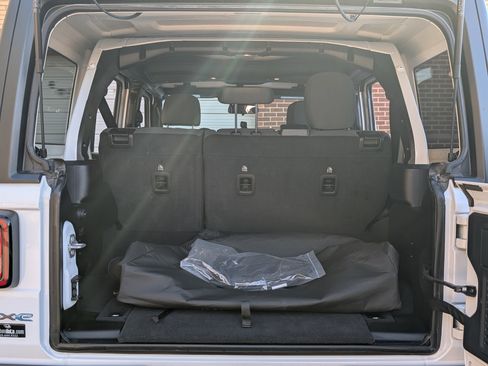 Used 2025 Jeep Wrangler Willys image 18