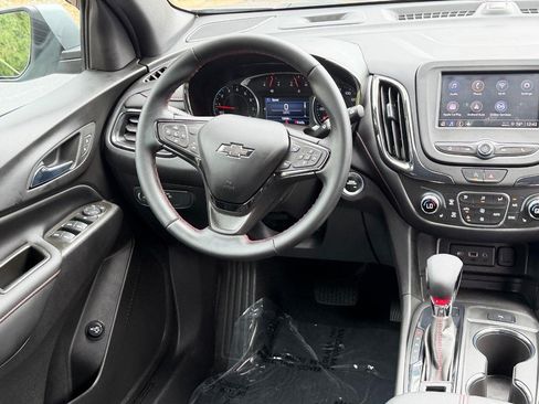 Used 2024 Chevrolet Equinox RS AWD/4WD image 12