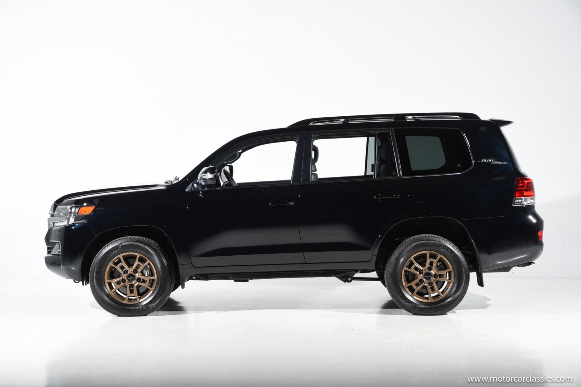 Used 2021 Toyota Land Cruiser Heritage Edition AWD/4WD image 8