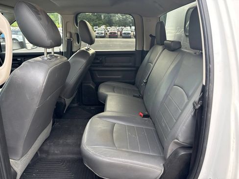 Used 2018 RAM 3500 Tradesman w/ Chrome Appearance Group RWD image 8