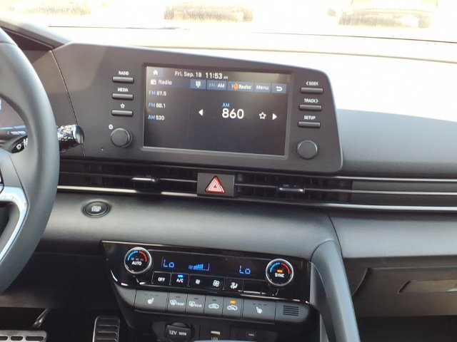 New 2026 Hyundai Elantra SEL Sport FWD image 18