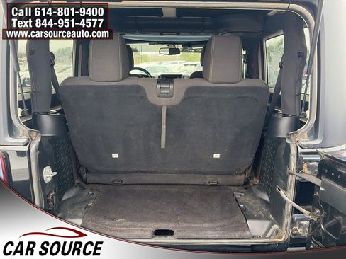 Used 2018 Jeep Wrangler Sahara w/ Connectivity Group image 9