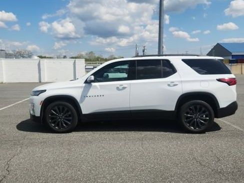 Used 2023 Chevrolet Traverse RS image 4