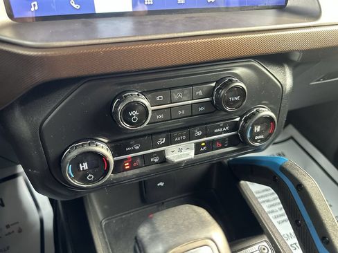 Used 2023 Ford Bronco Outer Banks AWD/4WD image 19