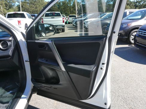 Used 2016 Toyota RAV4 LE image 22