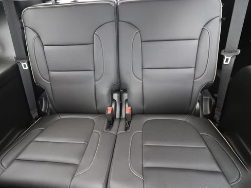 Used 2023 GMC Acadia Denali w/ Denali Ultimate Package FWD image 17