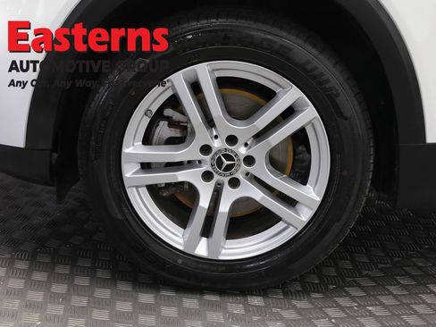 Used 2021 Mercedes-Benz GLB 250 4MATIC w/ Premium Package image 32