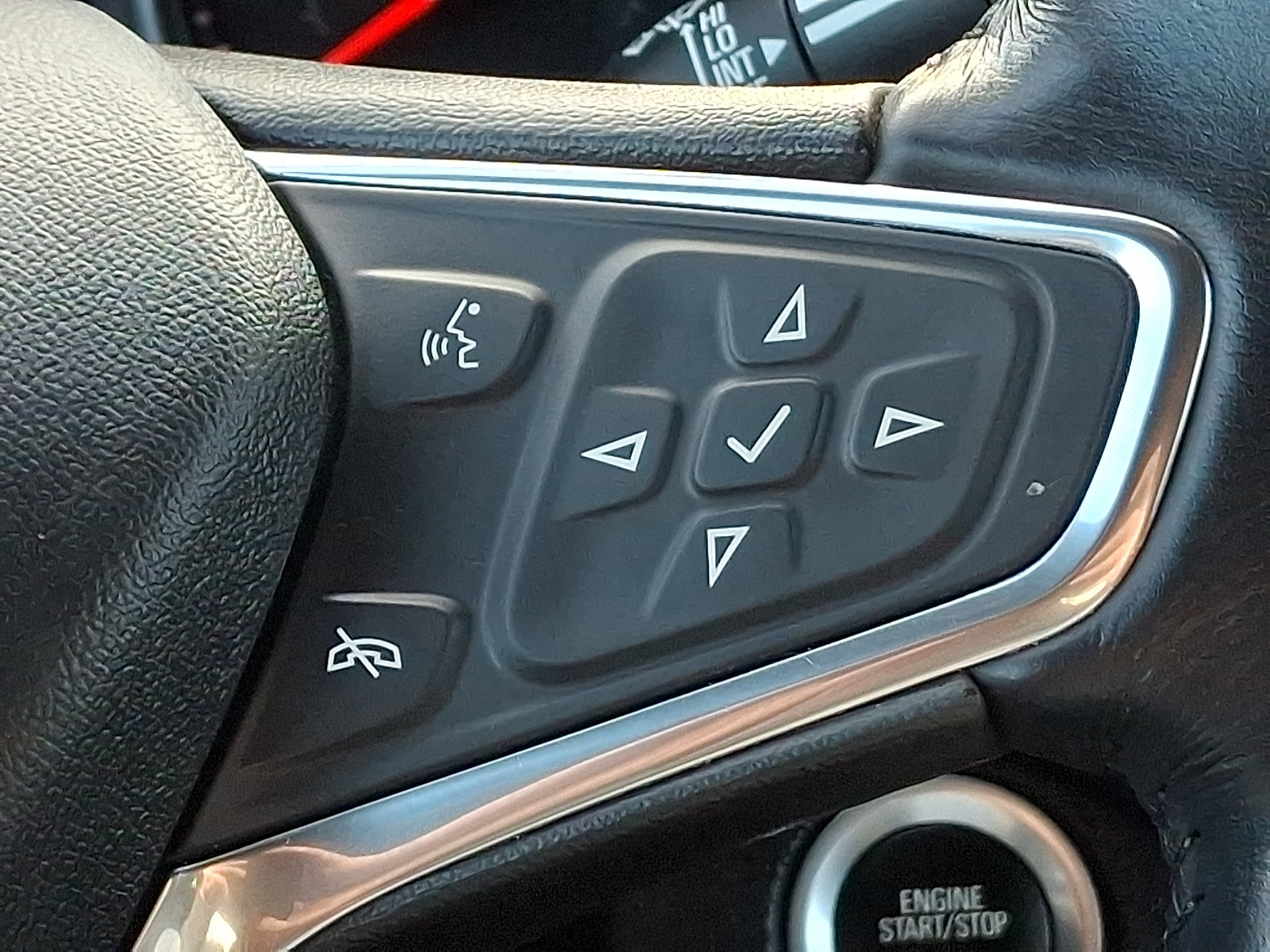 Used 2020 Chevrolet Equinox LT AWD/4WD image 22