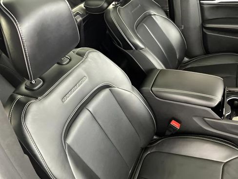 Used 2024 Jeep Grand Cherokee Overland w/ Trailer Tow Package image 18